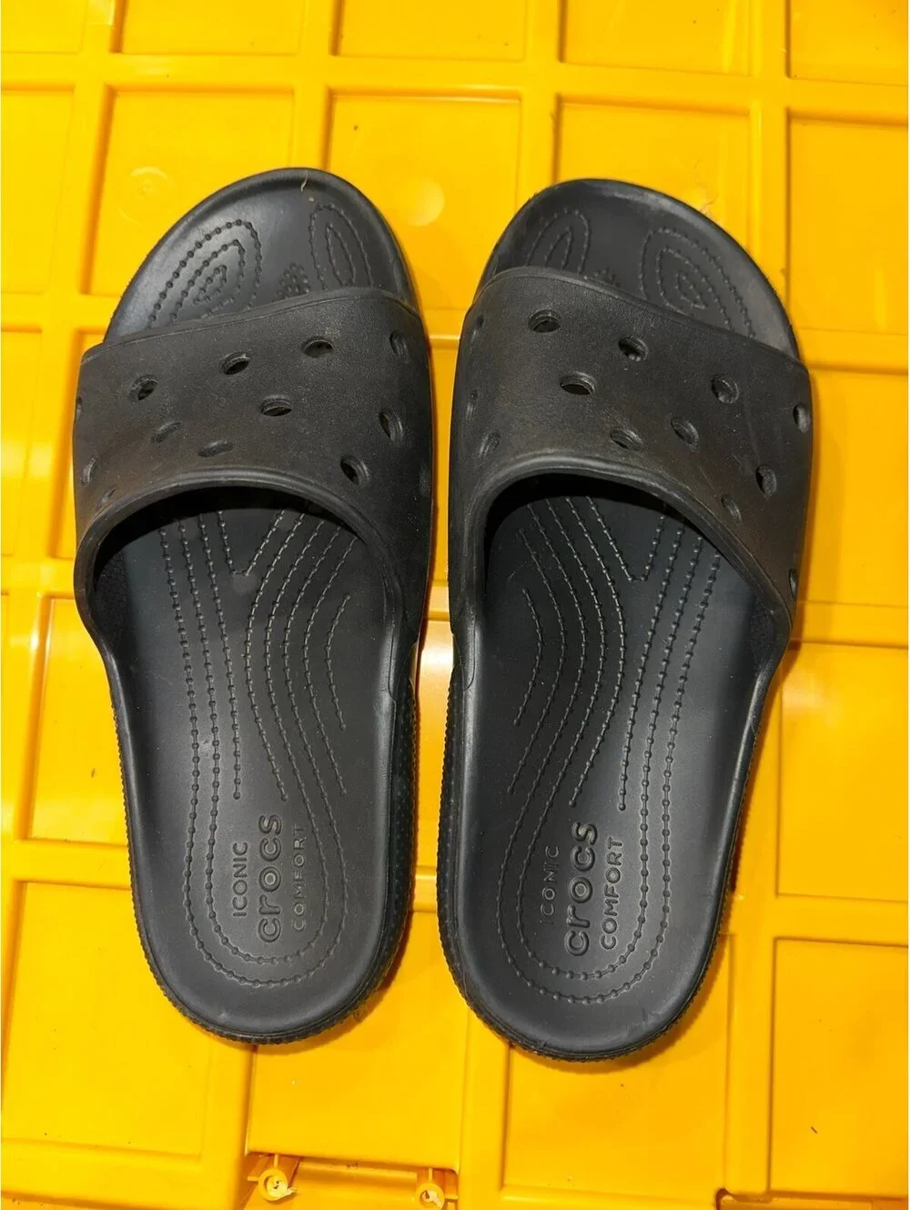 Crocs slides size women’s 11 and men’s 9